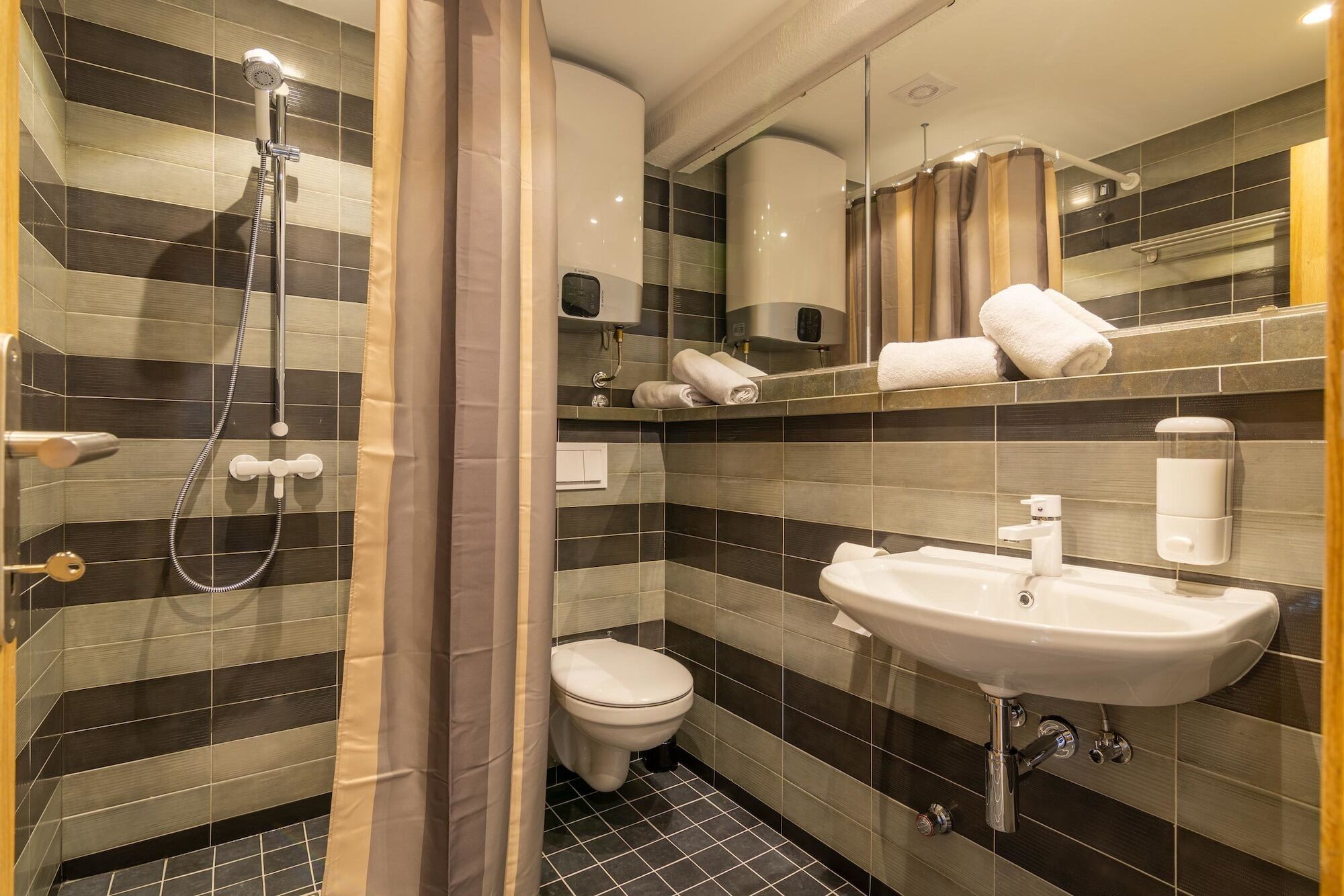 Hotel Resurs Podgorica Exterior photo