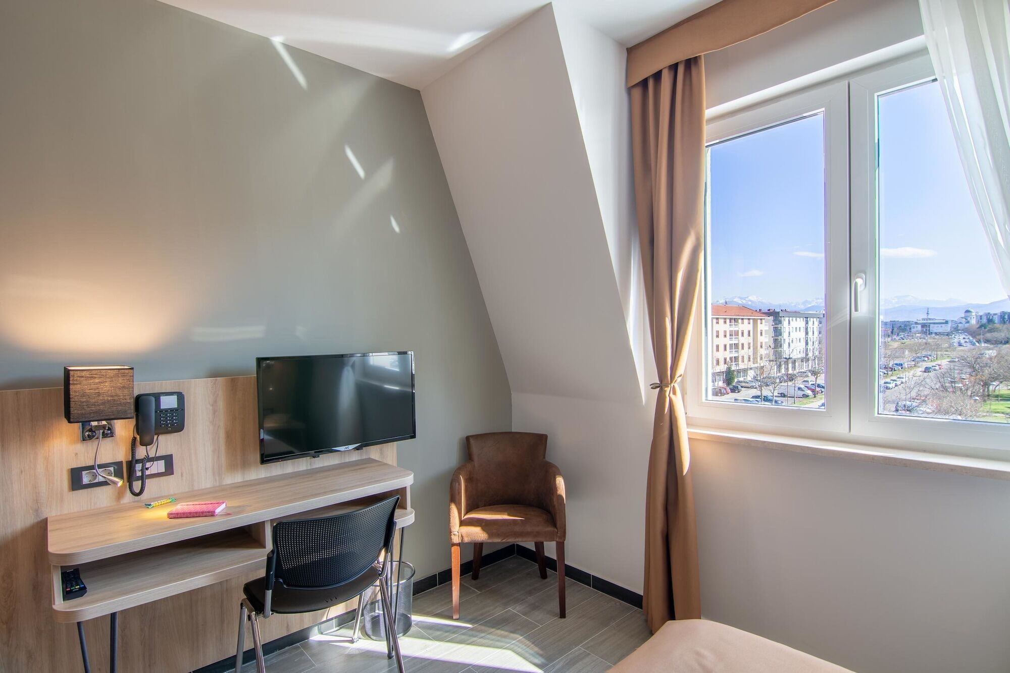 Hotel Resurs Podgorica Exterior photo