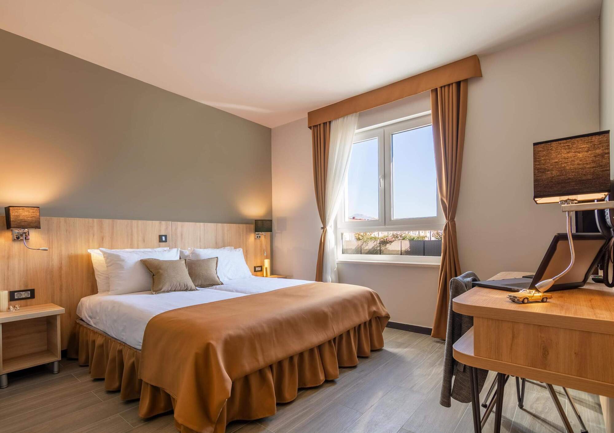 Hotel Resurs Podgorica Exterior photo